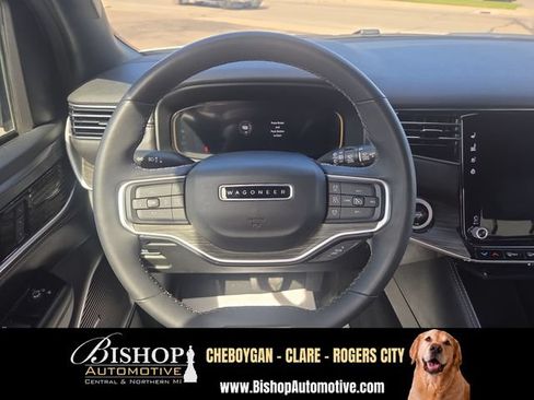 Used 2024 Jeep Wagoneer L Series II w/ Flexible Seating Group AWD/4WD image 16