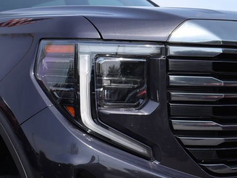 Used 2024 GMC Sierra 1500 AT4 w/ Technology Package AWD/4WD image 32