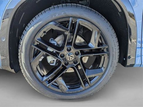 New 2026 Volkswagen Tiguan SE R-Line image 9