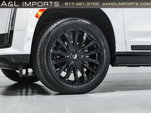 Used 2024 Cadillac Escalade ESV Premium Luxury w/ Performance Package AWD/4WD image 23