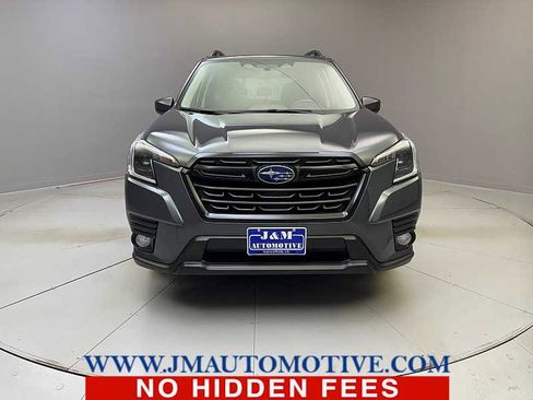 Used 2023 Subaru Forester Premium image 8