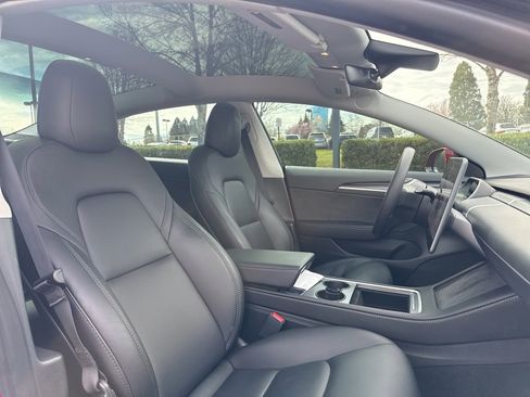 Used 2023 Tesla Model 3 Standard Range image 23