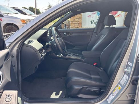 Used 2025 Honda Civic Sport image 25