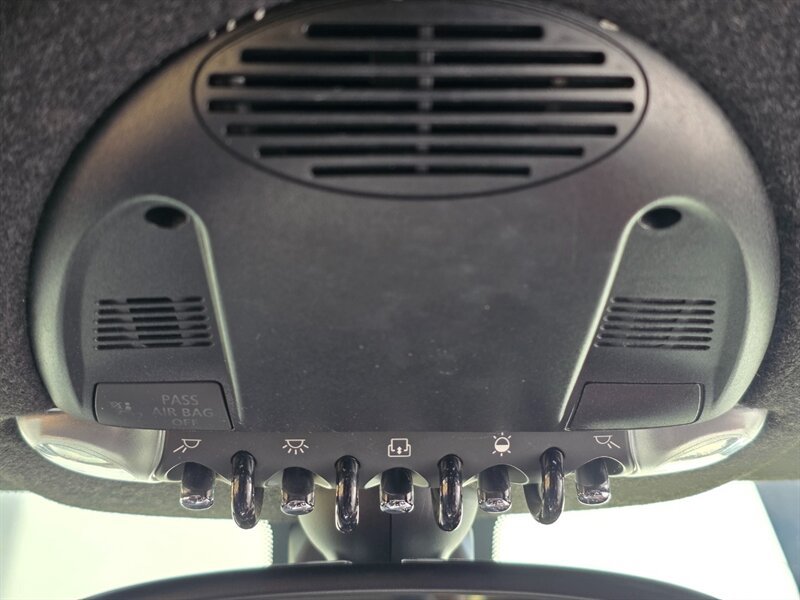 Used 2013 MINI Cooper Hardtop w/ Premium Pkg 2 FWD image 45