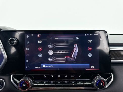 Used 2024 GMC Canyon Elevation w/ Elevation Premium Package image 23