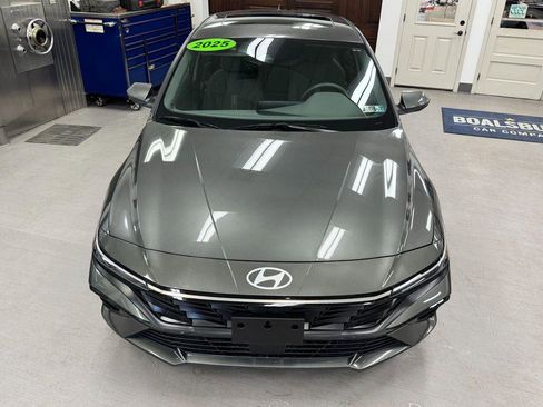Used 2025 Hyundai Elantra SEL image 30