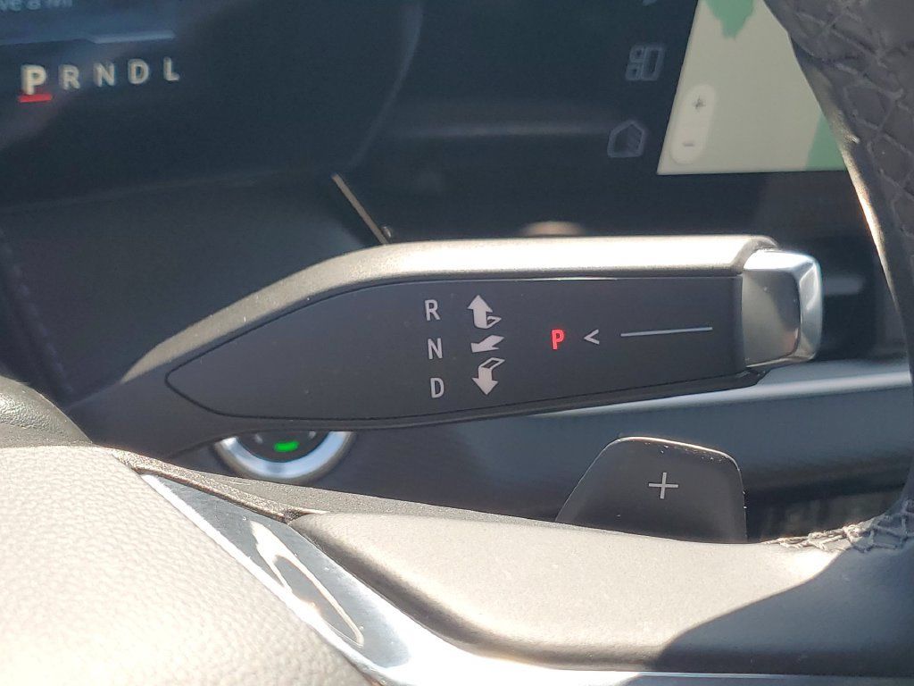 Used 2026 Chevrolet Equinox LT w/ Safety and Technology Package FWD image 16