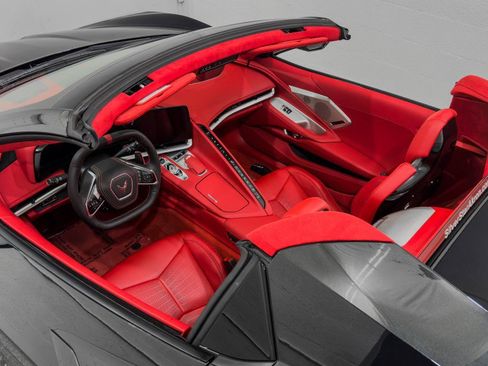 Used 2024 Chevrolet Corvette Stingray Premium Conv w/ Z51 Performance Package RWD image 8