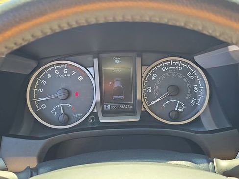 Used 2017 Toyota Tacoma SR5 w/ Tow Package image 31