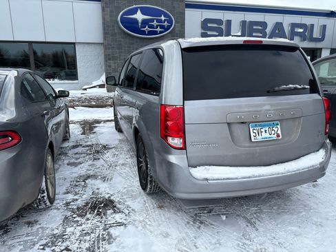 Used 2016 Dodge Grand Caravan R/T image 6