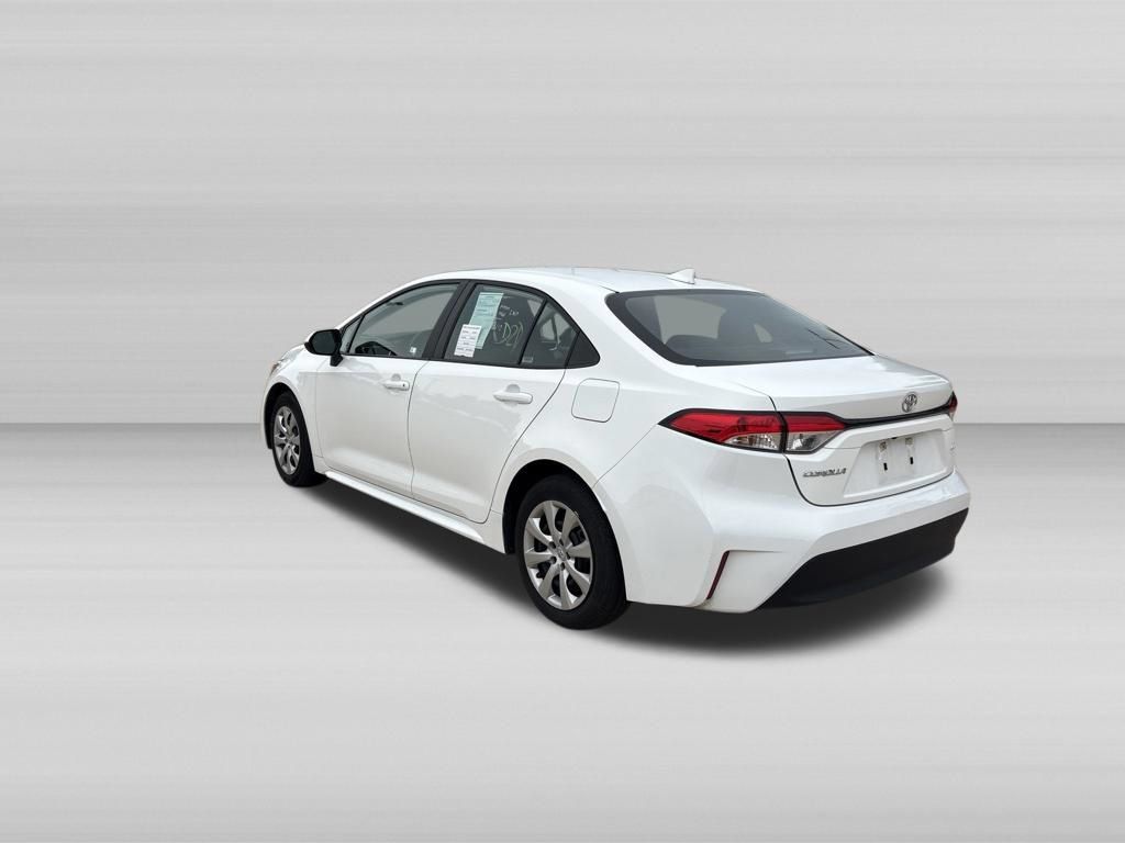 Used 2025 Toyota Corolla LE FWD image 6