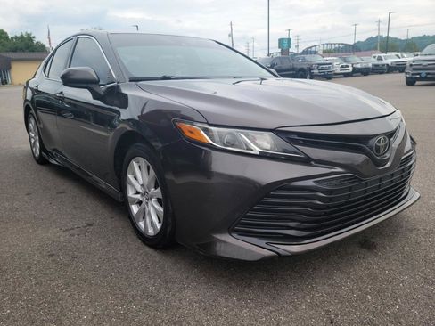 Used 2019 Toyota Camry LE FWD image 3