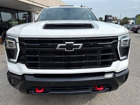 Used 2025 Chevrolet Silverado 2500 LT w/ Trail Boss Package AWD/4WD image 9