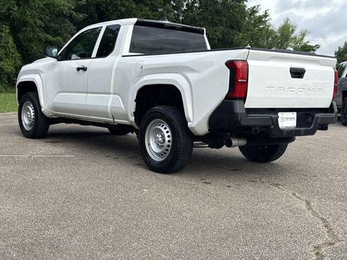 Used 2024 Toyota Tacoma SR image 2