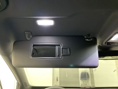 New 2025 Volkswagen ID.4 Pro image 24