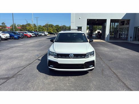 Used 2021 Volkswagen Tiguan SE R-Line AWD/4WD image 2