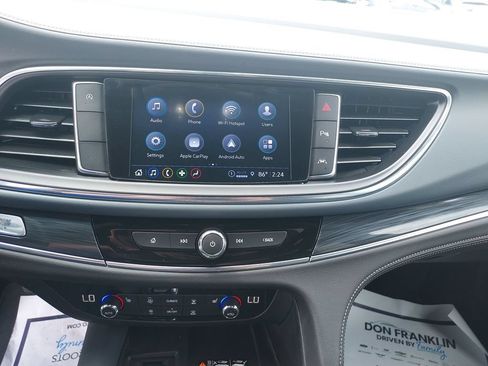 Used 2024 Buick Enclave Essence w/ Experience Buick Package FWD image 21