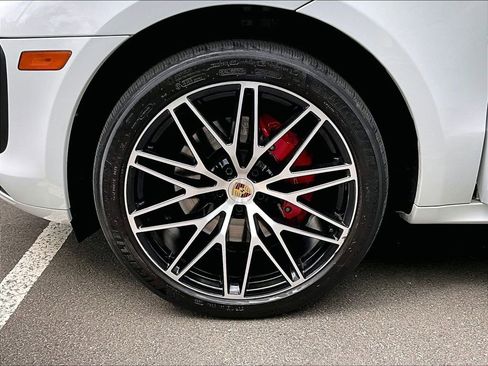 Certified 2023 Porsche Macan S AWD/4WD image 14