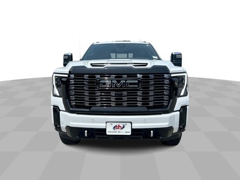 Certified 2025 GMC Sierra 3500 Denali Ultimate AWD/4WD image 3