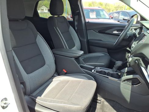 Used 2023 Chevrolet TrailBlazer LT FWD image 7