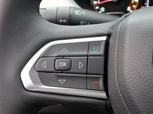 Certified 2023 Jeep Compass Limited image 21