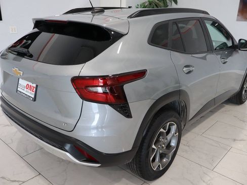 Used 2024 Chevrolet Trax LT FWD image 3
