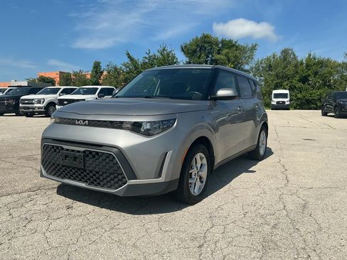 Used 2023 Kia Soul S FWD image 1