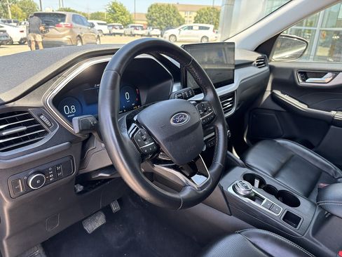 Used 2024 Ford Escape Platinum AWD/4WD image 9