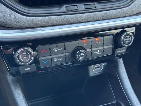 Certified 2026 Jeep Compass Latitude AWD/4WD image 17