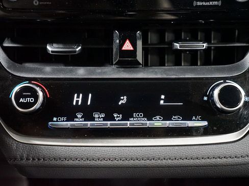 Used 2022 Toyota Corolla SE image 20