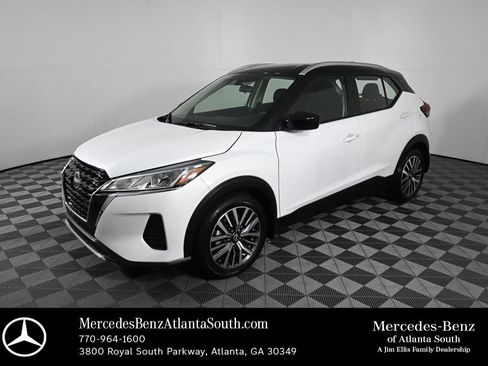 Used 2024 Nissan Kicks SV FWD image 1