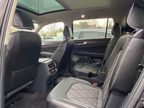 Certified 2024 Volkswagen Atlas SEL Premium R-Line image 21