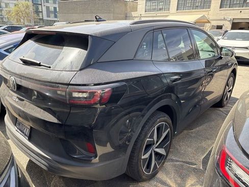 Used 2023 Volkswagen ID.4 Pro S image 3