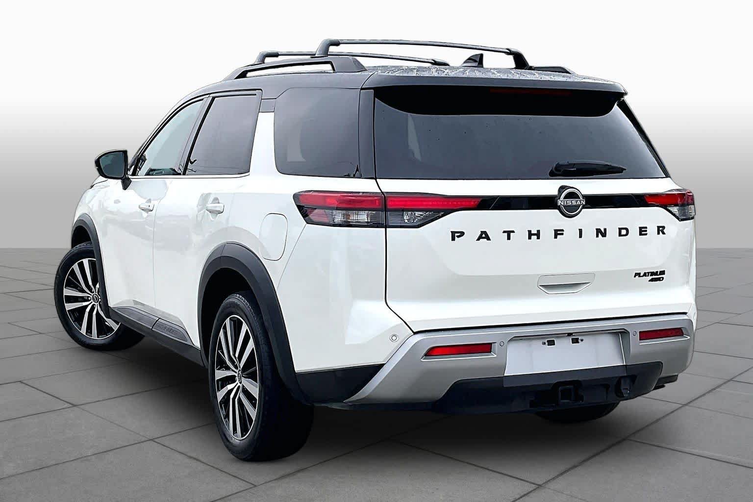 Used 2023 Nissan Pathfinder Platinum w/ Cargo Package AWD/4WD image 12
