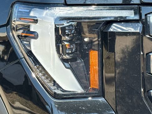 Used 2024 GMC Sierra 2500 AT4 w/ AT4 Premium Plus Package image 4