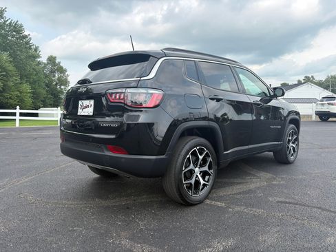 Used 2024 Jeep Compass Limited AWD/4WD image 3