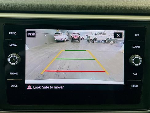 Used 2021 Volkswagen Atlas Cross Sport SE w/ Panoramic Sunroof Package image 9