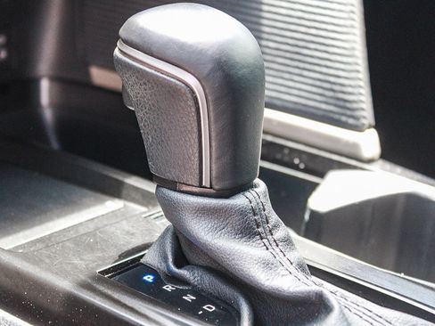 Used 2025 Toyota Camry SE FWD image 22