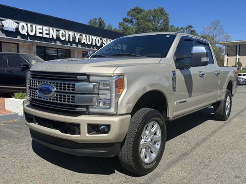 Used 2017 Ford F250 Platinum w/ Platinum Ultimate Package AWD/4WD image 2