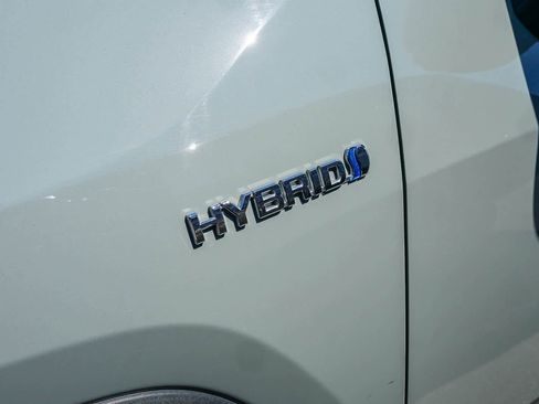 Used 2019 Toyota RAV4 XLE w/ Carpet Mat Package AWD/4WD image 6