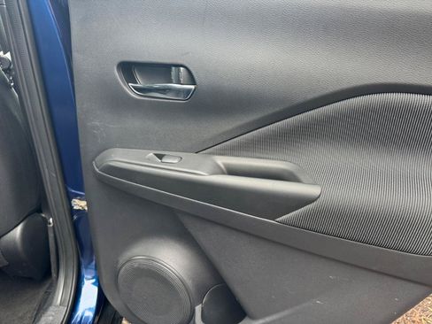 Used 2018 Nissan Kicks SV FWD image 23