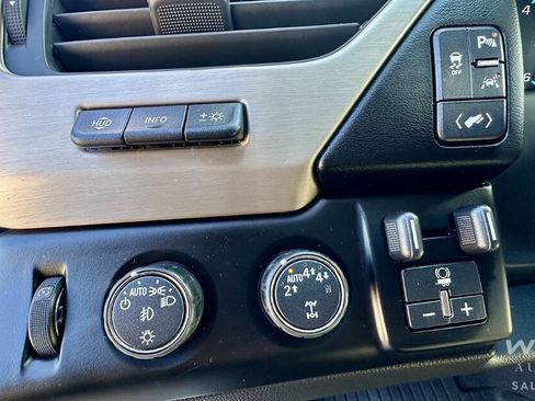 Used 2020 GMC Yukon Denali w/ Open Road Package image 26