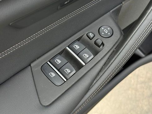 Used 2023 BMW 530e xDrive w/ Premium Package AWD/4WD image 10
