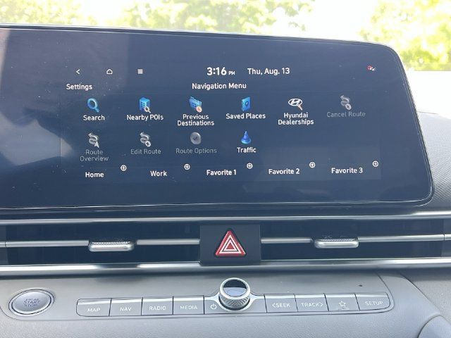 Used 2025 Hyundai Elantra SEL FWD image 21
