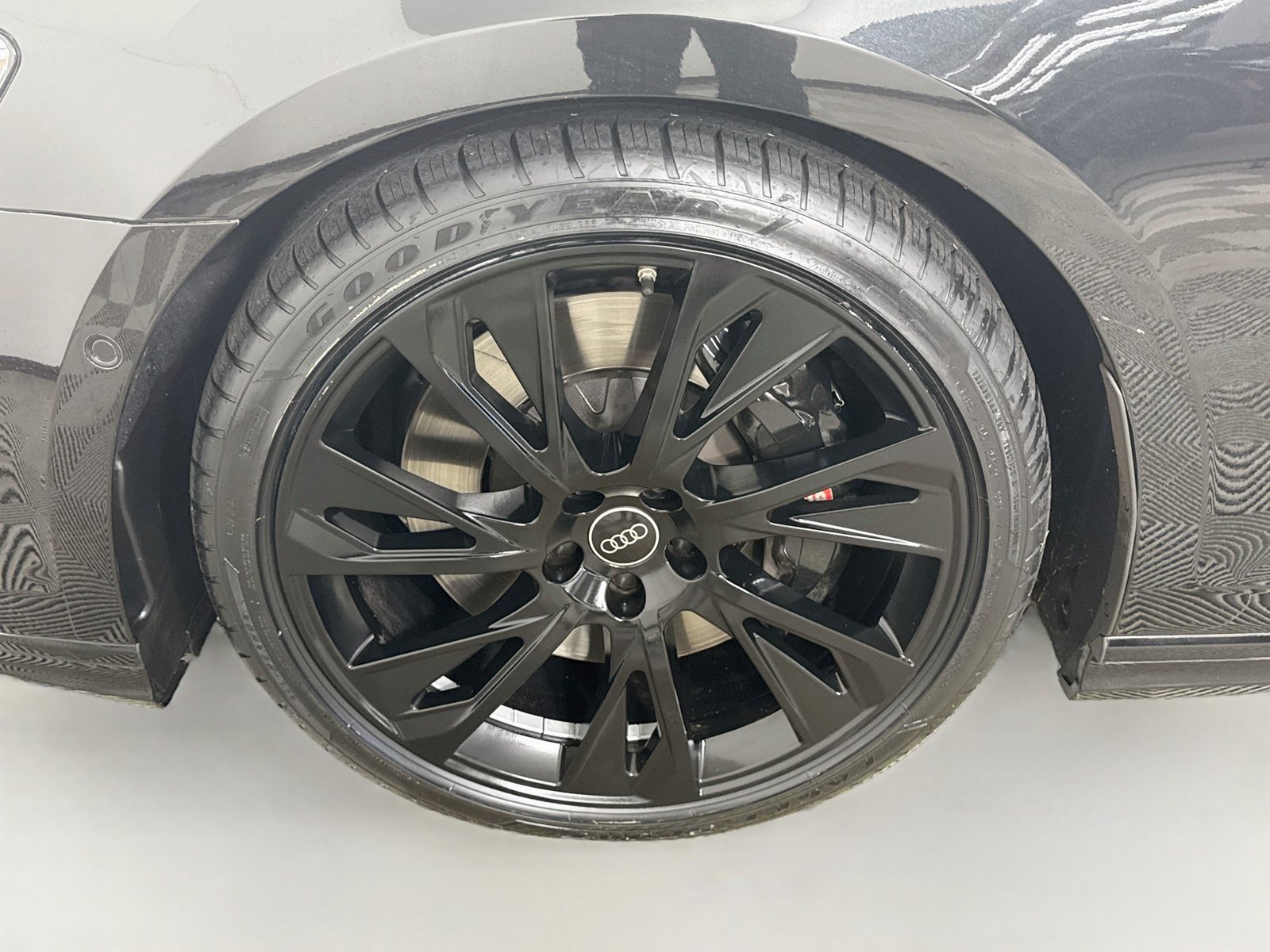 Certified 2025 Audi S8 w/ Executive Package AWD/4WD image 30