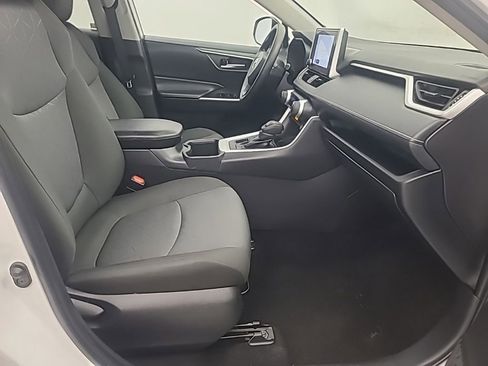 Used 2025 Toyota RAV4 XLE image 16