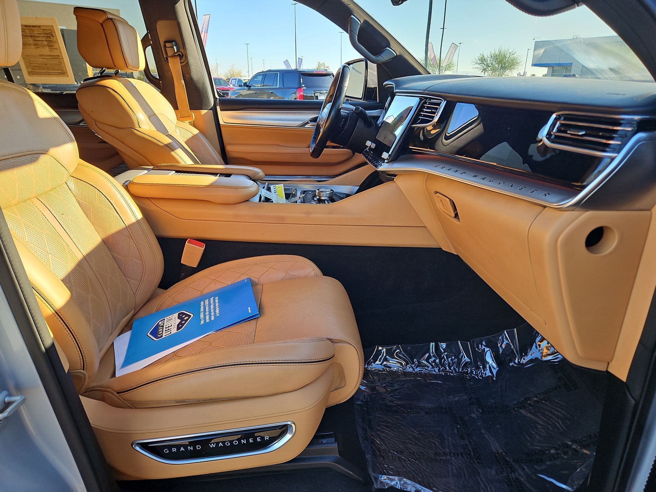 Used 2022 Jeep Grand Wagoneer Series III AWD/4WD image 31