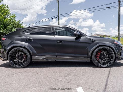 Used 2021 Lamborghini Urus AWD/4WD image 9