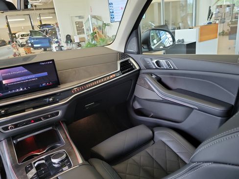 Used 2025 BMW X7 xDrive40i AWD/4WD image 20