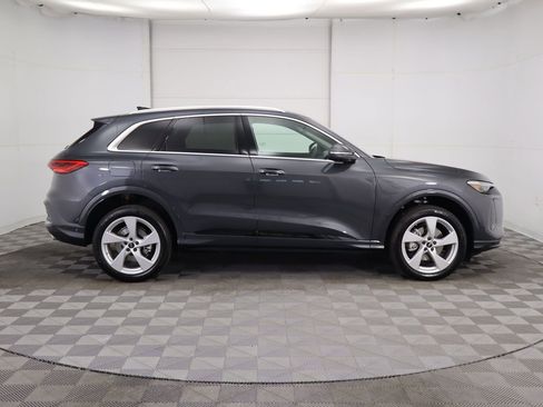 Used 2025 Audi Q5 Premium Plus w/ Premium Plus image 5